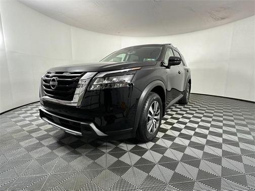 2025 Nissan Pathfinder SL 4WD