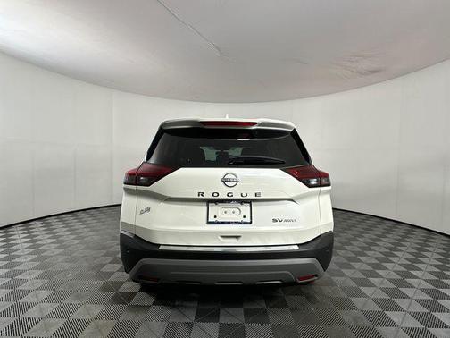 Pearl White Tricoat 2023 Nissan Rogue SV