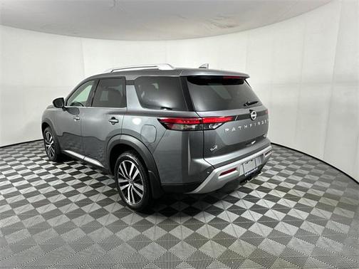 2025 Nissan Pathfinder Platinum 4WD