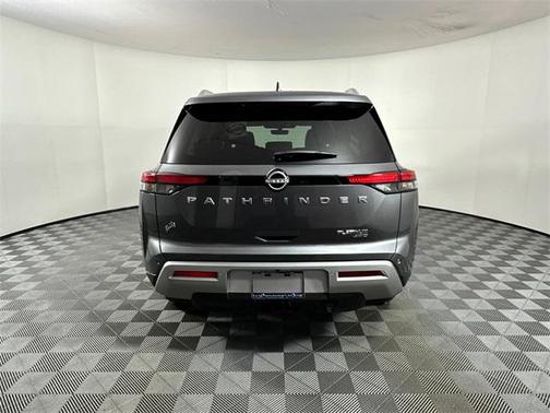 2025 Nissan Pathfinder Platinum 4WD