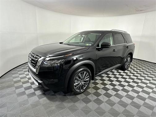 2025 Nissan Pathfinder SL 4WD