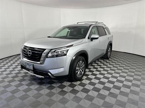 2023 Nissan Pathfinder SL 4WD