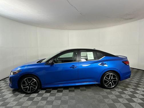 Electric Blue Metallic/Super Black 2024 Nissan Sentra SR