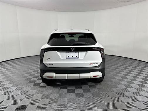 2025 Nissan Kicks SR