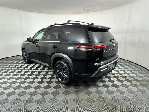 Super Black 2026 Nissan Pathfinder SL
