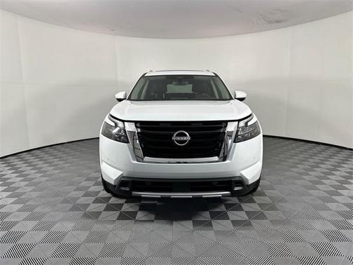 2025 Nissan Pathfinder SL 4WD