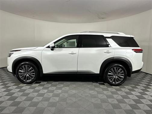 2025 Nissan Pathfinder SL 4WD