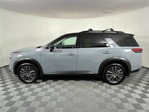 2022 Nissan Pathfinder SL 4WD