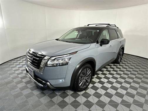 2022 Nissan Pathfinder SL 4WD