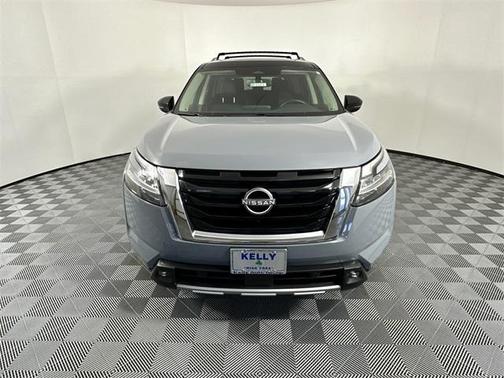 2022 Nissan Pathfinder SL 4WD