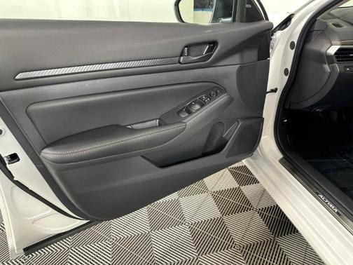 Pearl White Tricoat 2026 Nissan Altima 2.5 SV