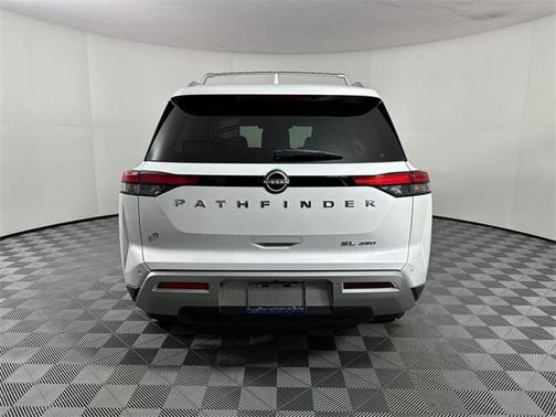 2025 Nissan Pathfinder SL 4WD
