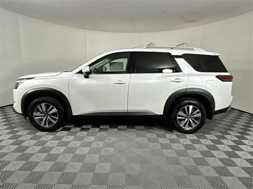 2025 Nissan Pathfinder SL 4WD