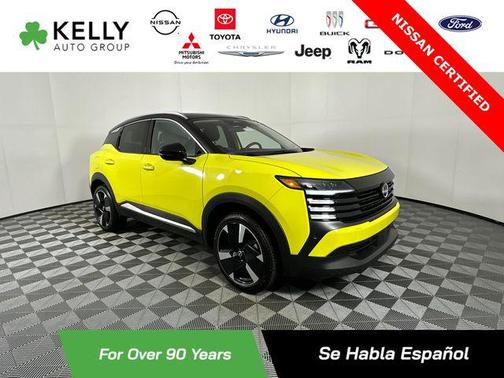 Yuzu Yellow Metallic/Super Black 2025 Nissan Kicks SR