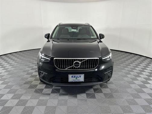2024 Volvo XC40 B5 Plus Bright Theme