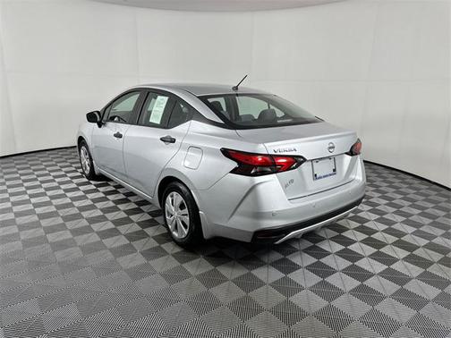 2022 Nissan Versa 1.6 S