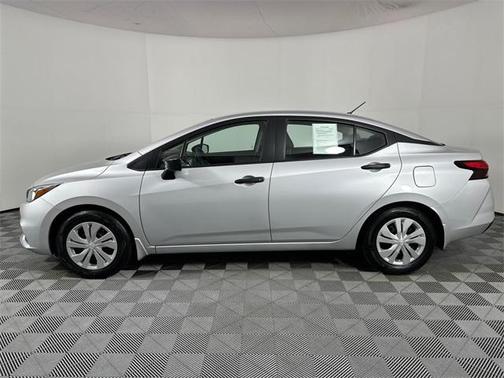 2022 Nissan Versa 1.6 S