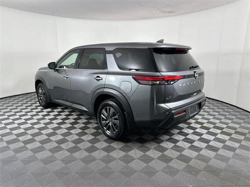 2024 Nissan Pathfinder S 4WD
