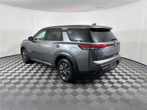 2024 Nissan Pathfinder S 4WD