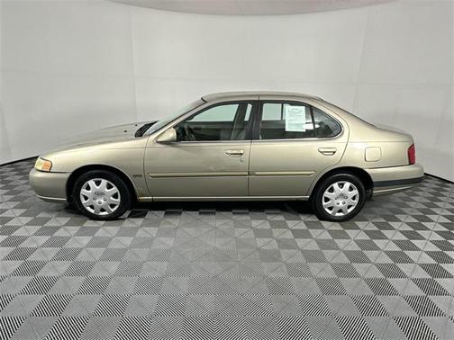 2001 Nissan Altima GXE