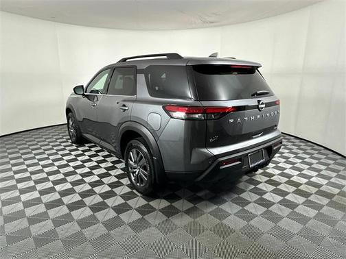 2025 Nissan Pathfinder SV 4WD