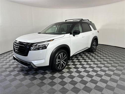 2025 Nissan Pathfinder Platinum 4WD