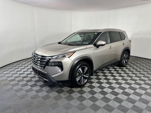 Champagne Silver Metallic 2024 Nissan Rogue SL