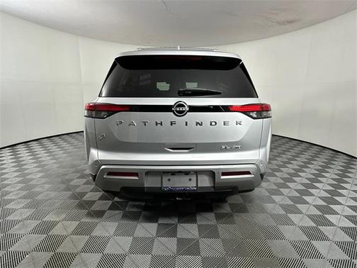 2022 Nissan Pathfinder SL 4WD