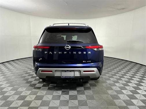 2023 Nissan Pathfinder SL 4WD