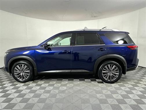 2023 Nissan Pathfinder SL 4WD