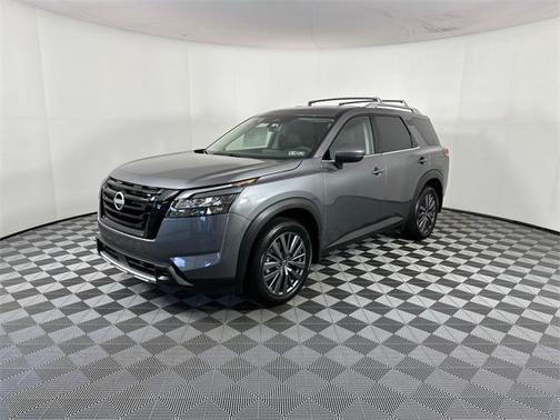 2025 Nissan Pathfinder SL 4WD
