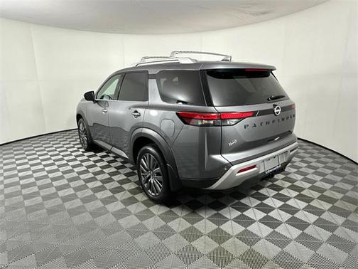 2025 Nissan Pathfinder SL 4WD