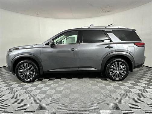 2025 Nissan Pathfinder SL 4WD