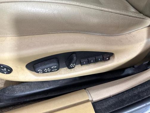 2003 BMW 330 330xi