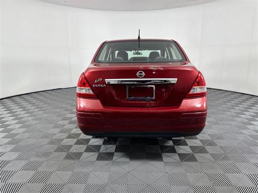 2010 Nissan Versa 1.8 S