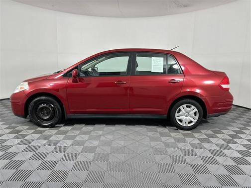 2010 Nissan Versa 1.8 S