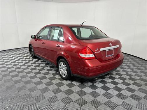 2010 Nissan Versa 1.8 S