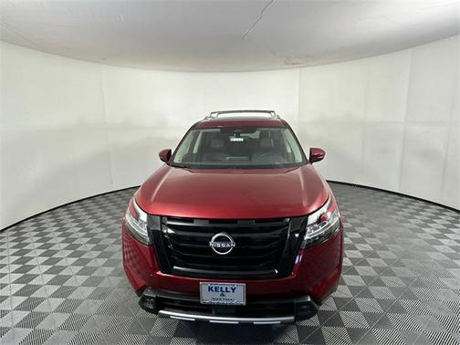 2023 Nissan Pathfinder SL 4WD