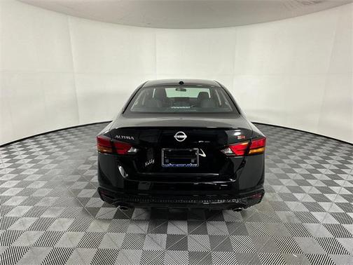 2025 Nissan Altima SR FWD