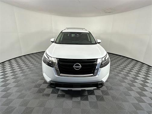 2025 Nissan Pathfinder SL 4WD