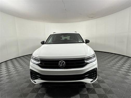 2022 Volkswagen Tiguan 2.0T SE R-Line Black 4MOTION