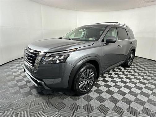 2025 Nissan Pathfinder SL 4WD