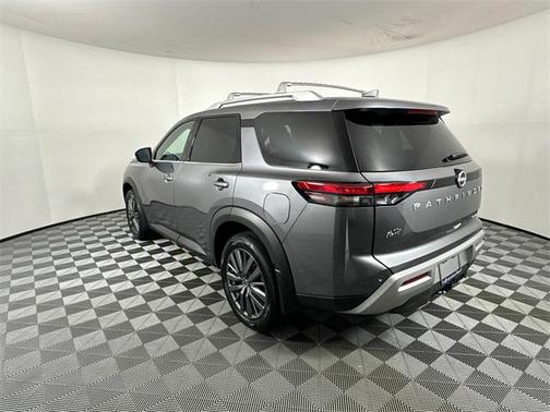 2025 Nissan Pathfinder SL 4WD