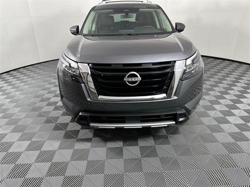 2025 Nissan Pathfinder SL 4WD