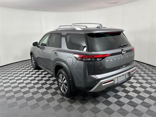 2025 Nissan Pathfinder SL 4WD