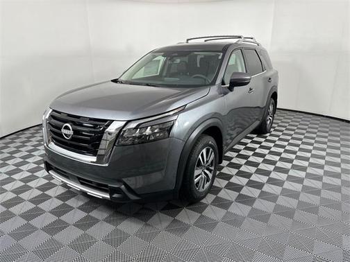 2025 Nissan Pathfinder SL 4WD