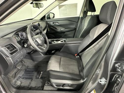 Gun Metallic 2027 Nissan Rogue SV
