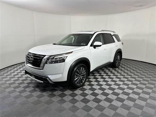 2025 Nissan Pathfinder SL 4WD