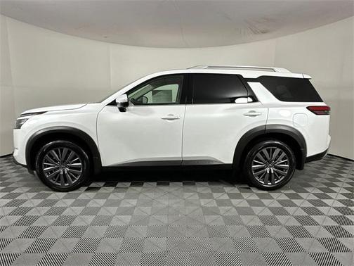 2025 Nissan Pathfinder SL 4WD