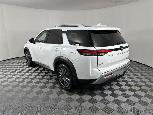 2025 Nissan Pathfinder SL 4WD